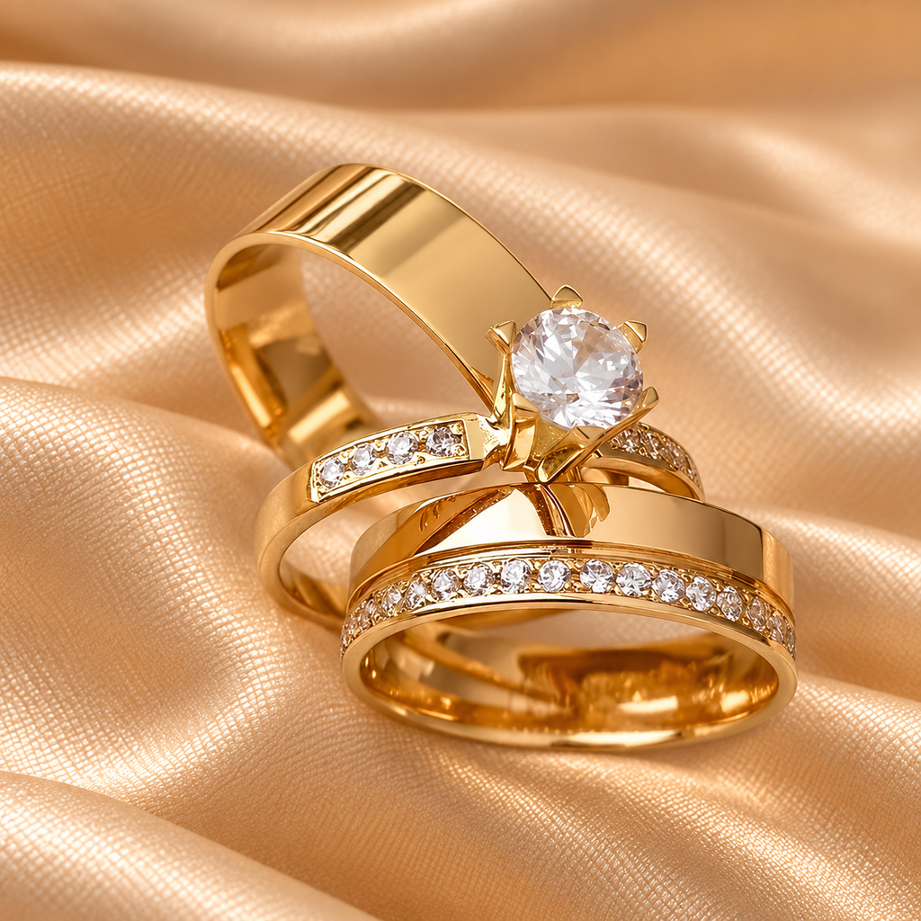 Alianças Mega 6mm · Revestidas a Ouro 18K + Solitário Cravejado